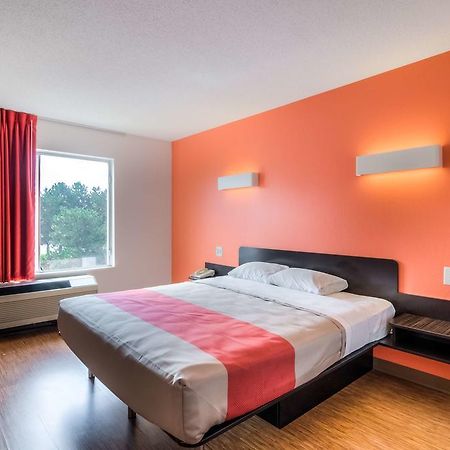 Motel 6 Normal Kültér fotó