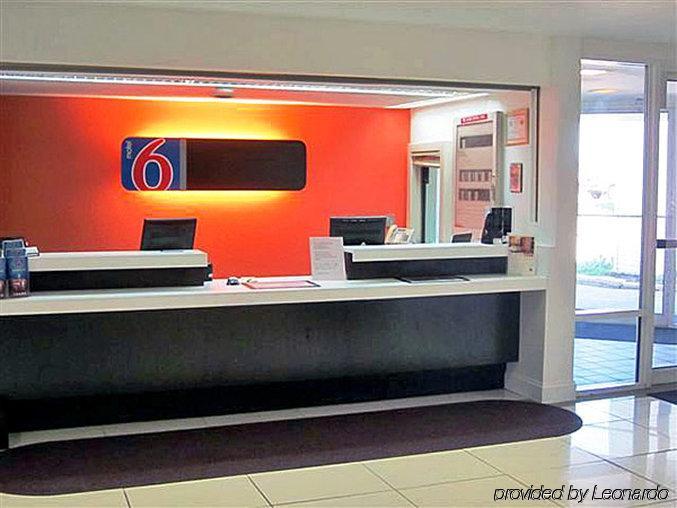 Motel 6 Normal Kültér fotó