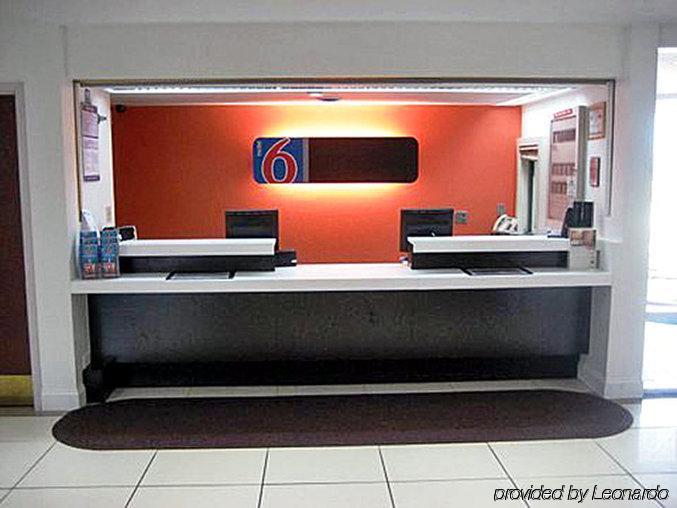 Motel 6 Normal Kültér fotó