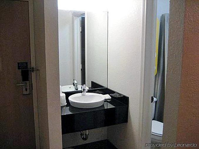Motel 6 Normal Kültér fotó
