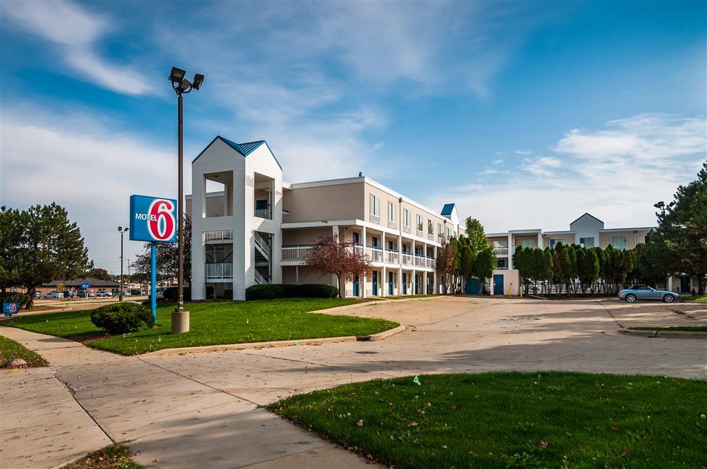 Motel 6 Normal Kültér fotó